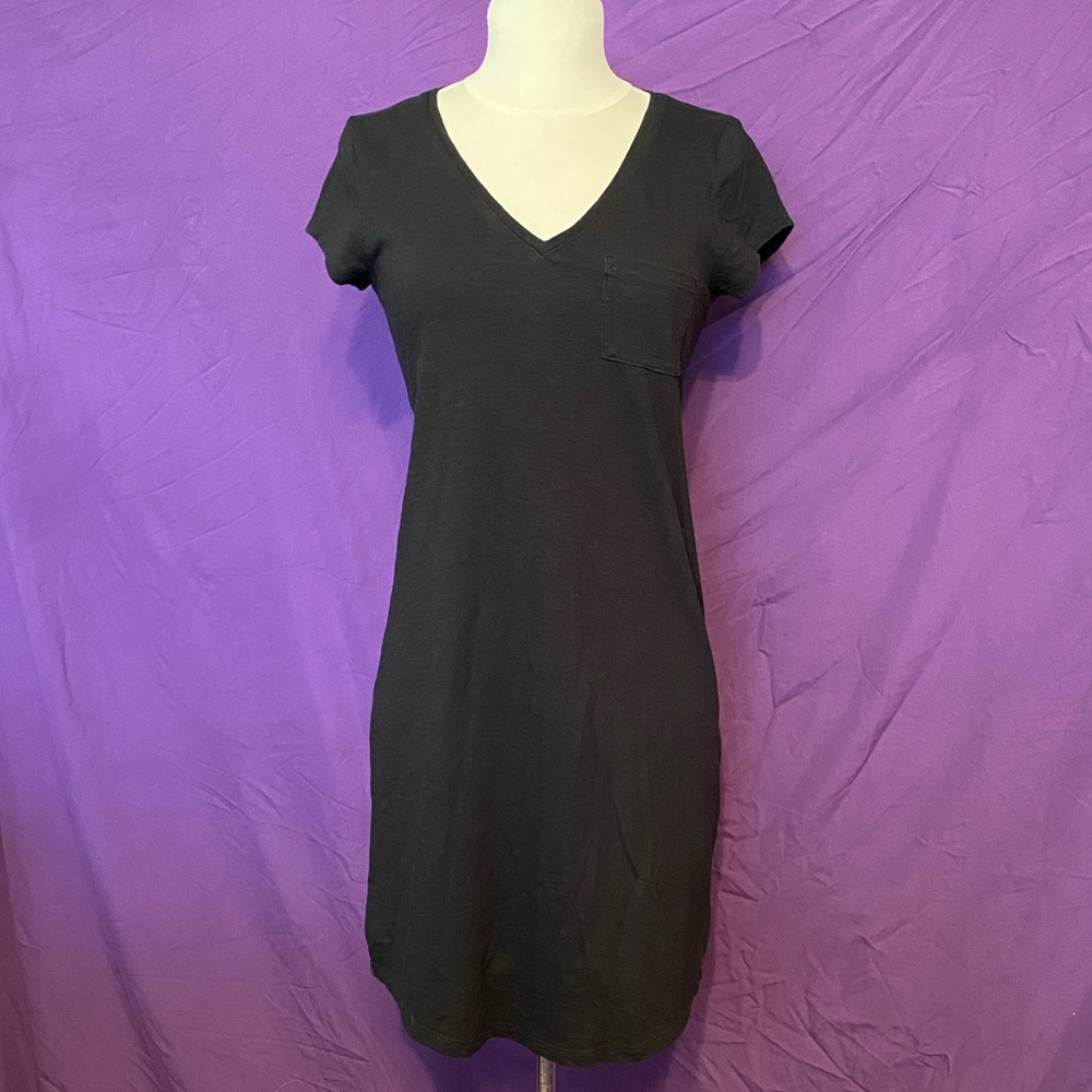 GAP Black V-Neck Short Sleeve T-shirt Dress with Pocket. Size XS.